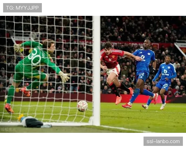 绝杀瞬间：卡斯特利亚诺斯第94分钟头球，帮助莱切惊险保级