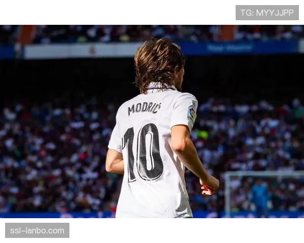 老将莫德里奇确认本赛季后离开皇马,目标以欧冠冠军告别 老将莫德里奇确认本赛季后离开皇马,目标以欧冠冠军告别